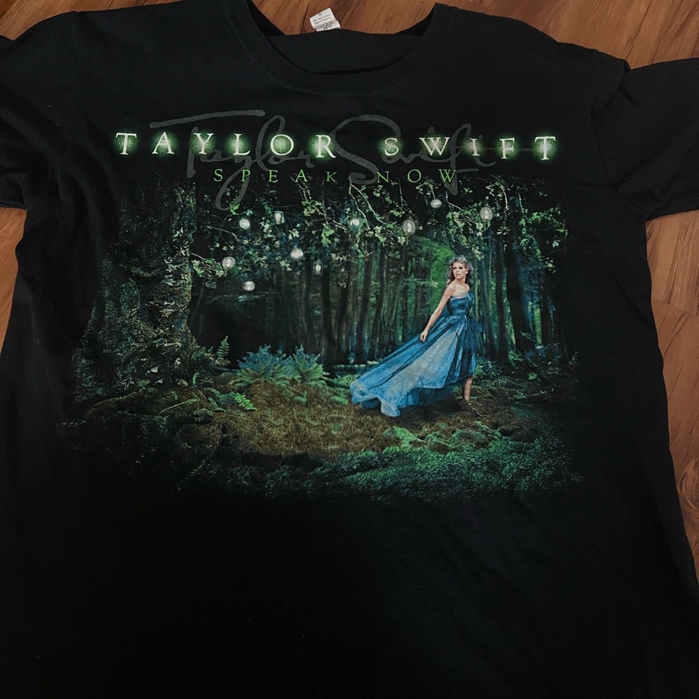 Speak Now Tour shirt